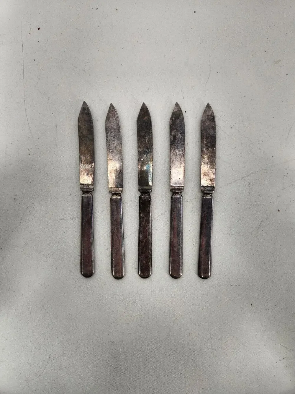 Vintage Set of 5 Silverplate Butter Spreader Knives Flatware Silver Plated...